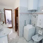 Charmantes Nur 80 Meter Zum Mit Romantischen Balkon