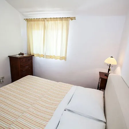 Charmantes Nur 80 Meter Zum Mit Romantischen Balkon Apartament *