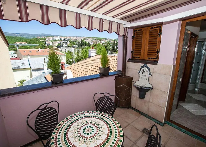 Apartmán Charmantes Nur 80 Meter Zum Mit Romantischen Balkon