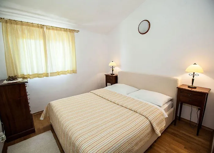Apartmán Charmantes Nur 80 Meter Zum Mit Romantischen Balkon *