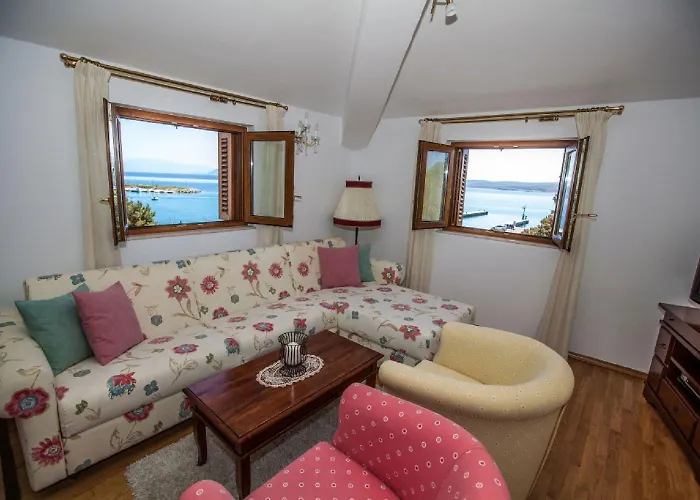 Charmantes Nur 80 Meter Zum Mit Romantischen Balkon Apartmán