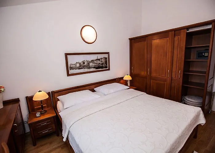 Apartmán Charmantes Nur 80 Meter Zum Mit Romantischen Balkon
