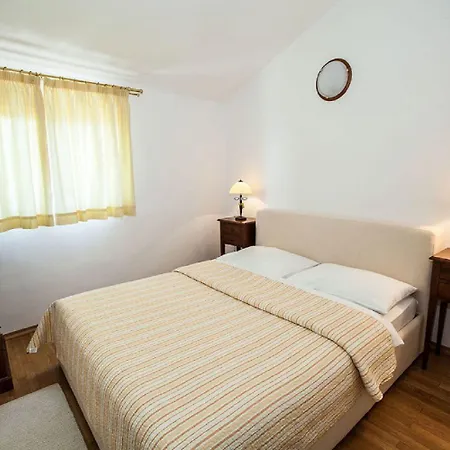 Apartamento Charmantes Nur 80 Meter Zum Mit Romantischen Balkon *