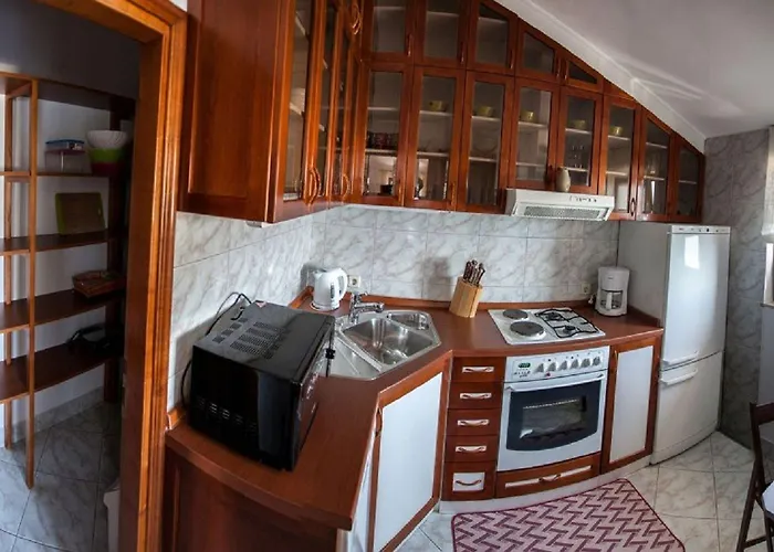 Charmantes Nur 80 Meter Zum Mit Romantischen Balkon