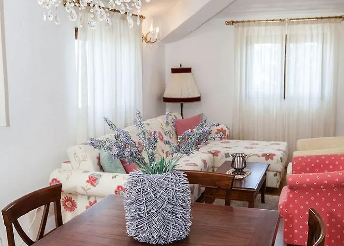 Charmantes Nur 80 Meter Zum Mit Romantischen Balkon Apartamento *